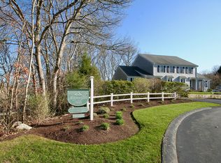 51 Carlson Ln APT 30, Falmouth, MA 02540
