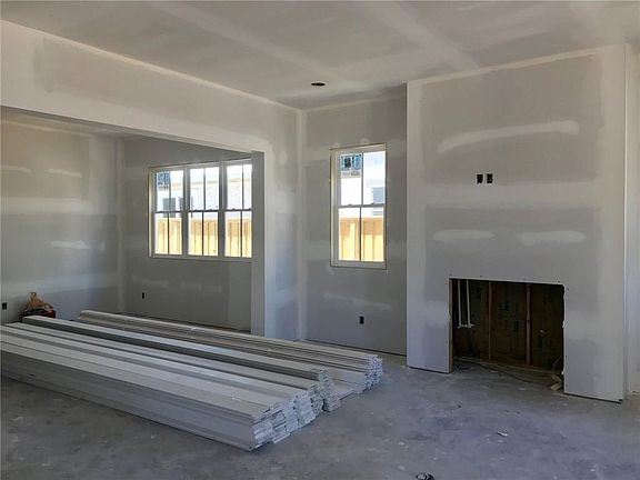 4th image of 33 Glynn Oaks Ln
