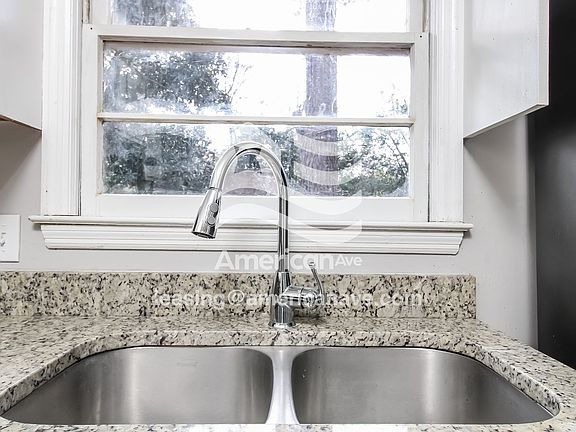 782312_004_kitchen_4.jpg