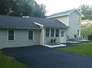 5 Sun Valley Rd, Troy, NY 12182