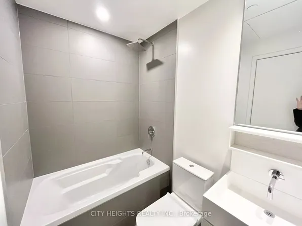8 Hillsdale Ave E, Toronto, ON