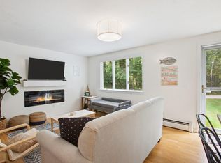 6 Evening Pl, Kennebunkport, ME 04046