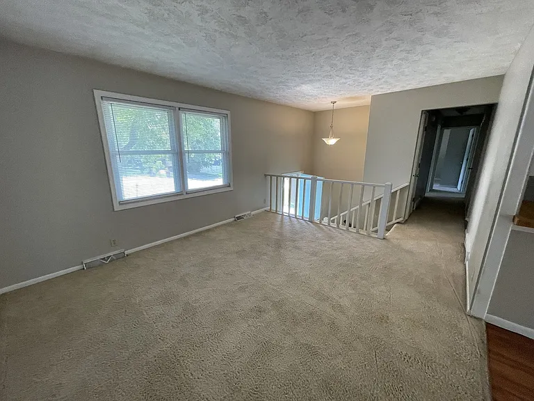 15112 Lincoln Cir — Photo 2