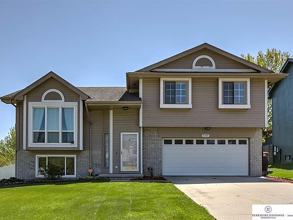 2nd image of 3301 Montreal Dr