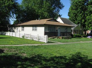 405 Utah St, Hiawatha, KS 66434