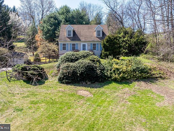 2nd image of 243 Magnolia Dr