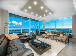 125 E 14th St #2302, North Vancouver, BC V7L 2N7