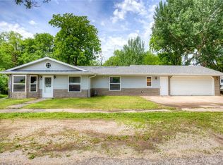508 Metcalf St, Maxwell, IA 50161