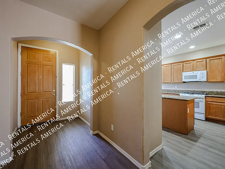 876 E Riviera Pl — Photo 4