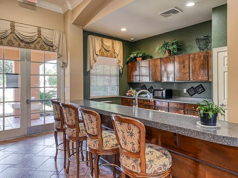 605 Fairway Dr #305 — Photo 15