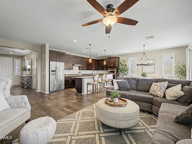22503 E Calle De Flores — Photo 2