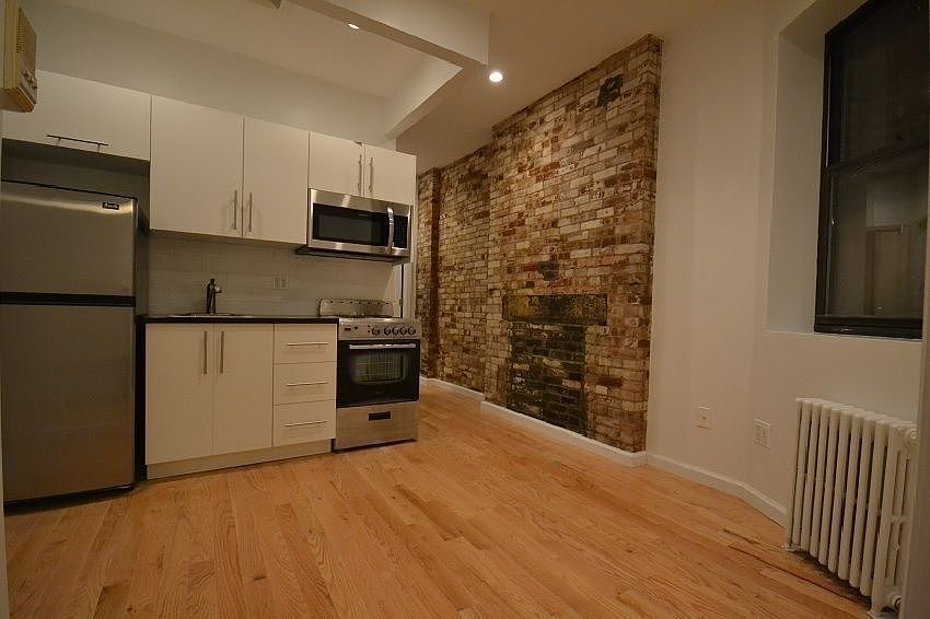 2nd image of 521 E 12th St #3A