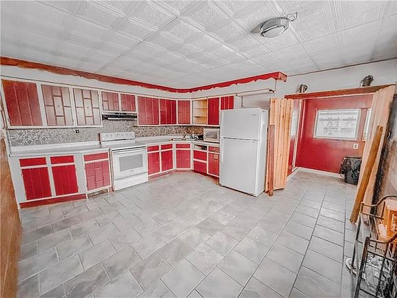 4th image of 345 Top St
