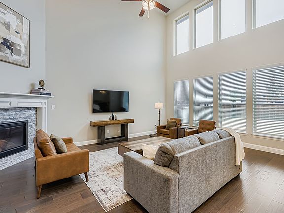 5th image of 11602 Estrella Ln