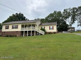 8524 Old Midway Rd, Lenoir City, TN 37772