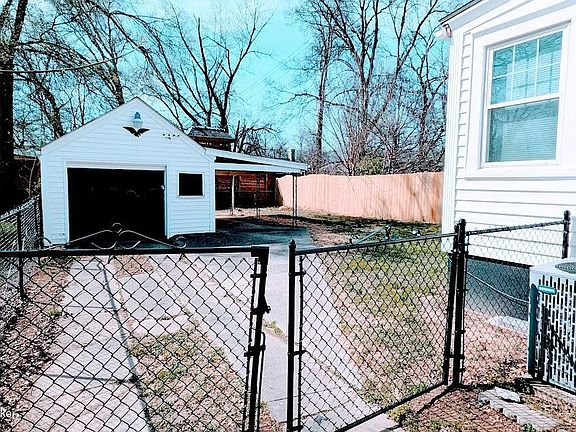 3rd image of 1544 Catalpa St