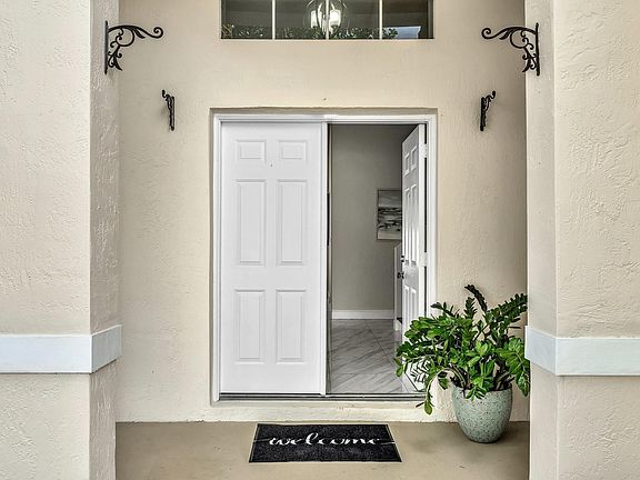4th image of 235 Somerset Way