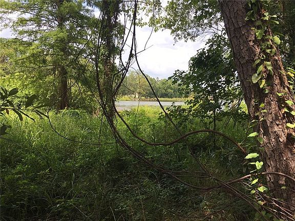 3rd image of 221 Peninsula Dr