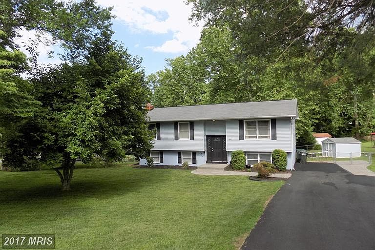 1st image of 229 Oak Grove Ln