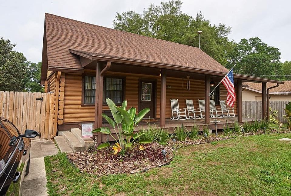 1st image of 27635 Lois Dr