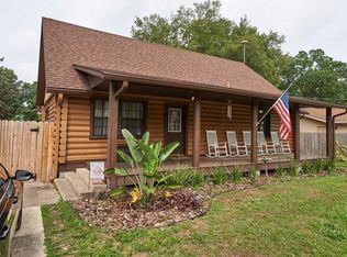 27635 Lois Dr, Tavares, FL 32778