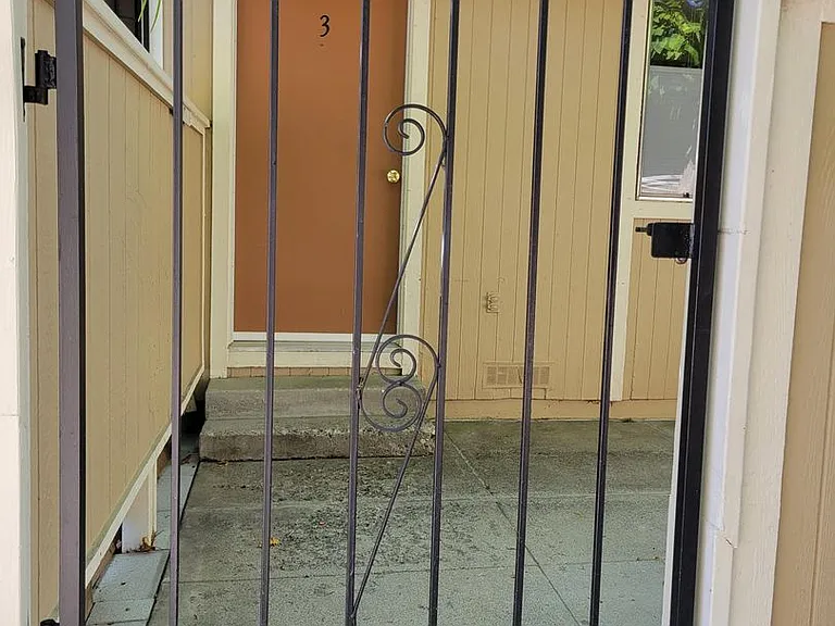 279 Allouette Way #3 — Photo 10