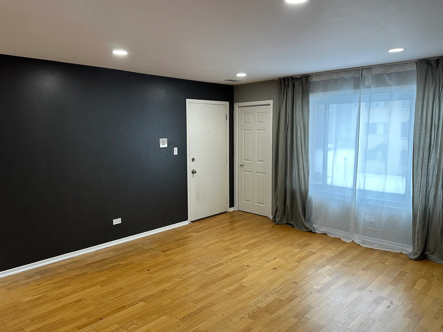 2 bed, 1.5 bath, $2,000 — Photo 3
