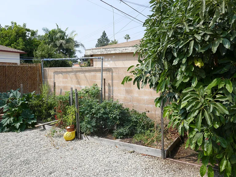 3937 Tilden Ave #B — Photo 30