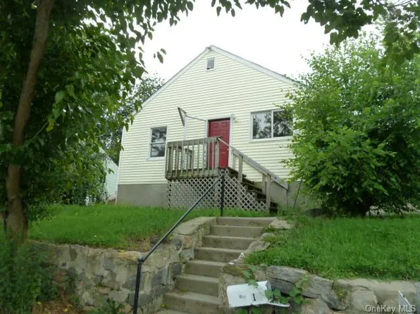 14 Waterford Rd, Patterson, NY 12563