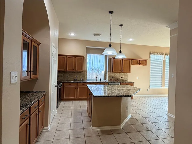 18823 Brighton Trail Ln — Photo 2