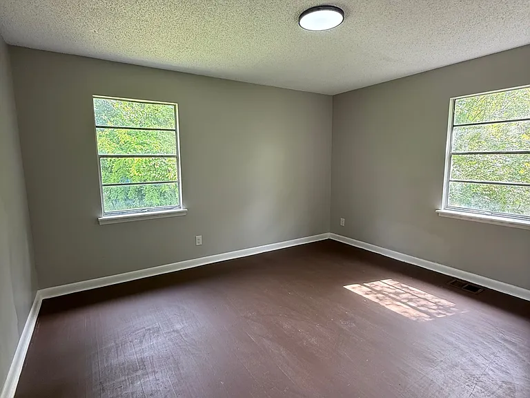 3720 Howard Ave SW — Photo 6
