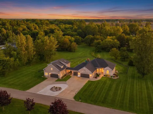 10580 Stirrup Dr SE, Caledonia, MI 49316