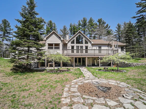 9969 Parke Rd, Alanson, MI 49706