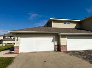 334 Brookside Dr Unit 5, Mayville, WI 53050