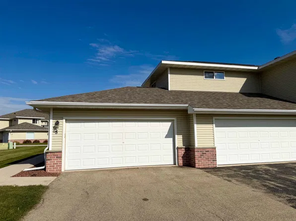 334 Brookside Dr Unit 5, Mayville, WI 53050