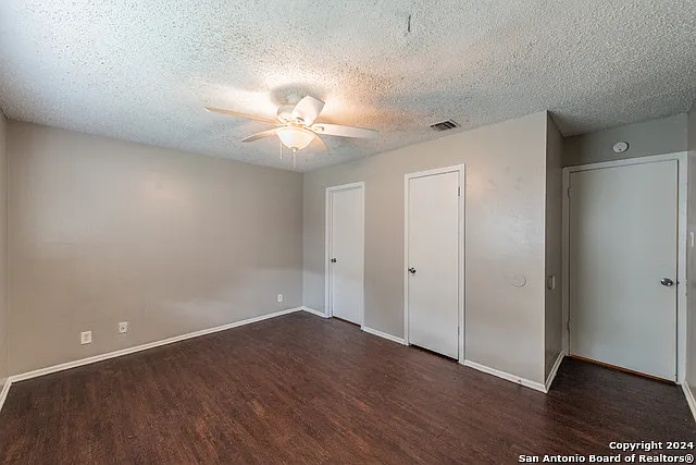 5915 Cliff Rdg — Photo 21