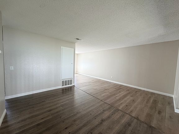4th image of 121 Wiseman Way APT B