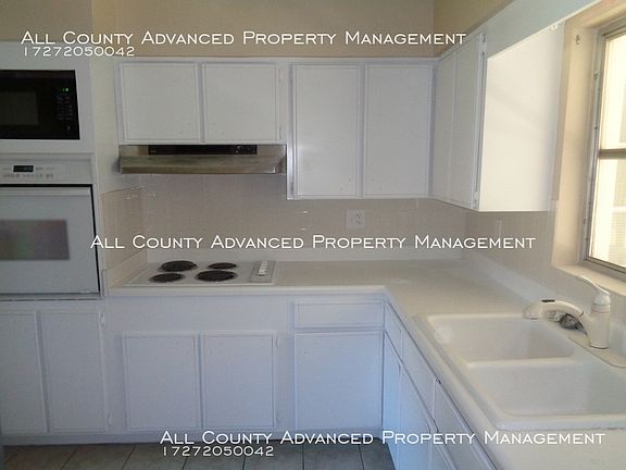 3rd image of 1419 Gladys Cir