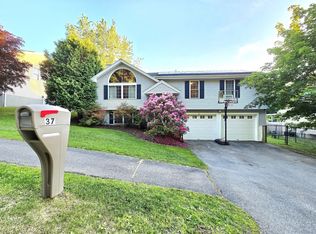 37 Moreland Green Dr, Worcester, MA 01609