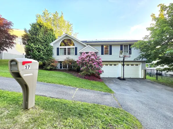 37 Moreland Green Dr, Worcester, MA 01609
