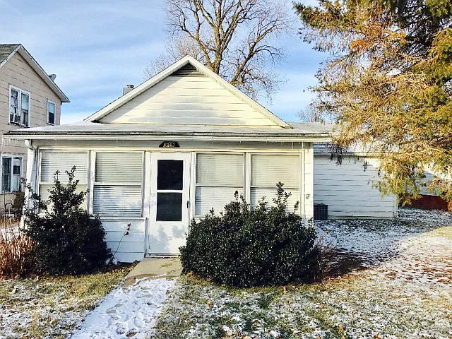 316 W Chestnut St photo 1