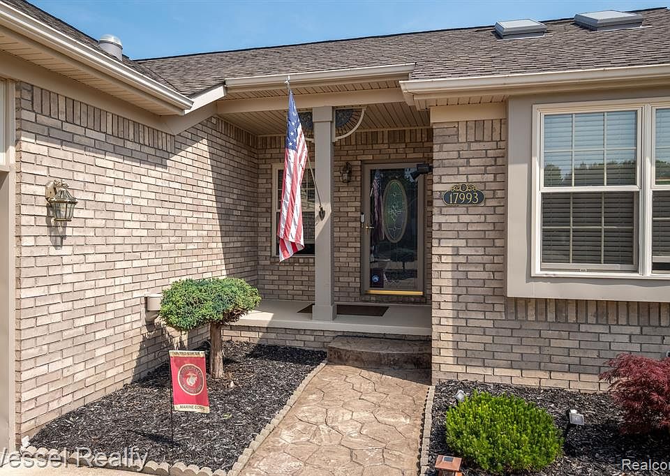 17993 Redwood Dr, MI 48042 MLS 20230043435 Zillow