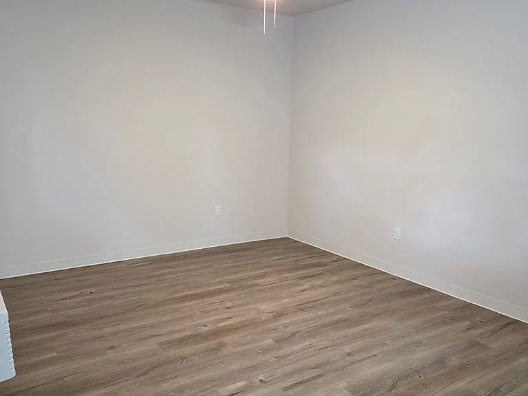 60 Alder Ave — Photo 14
