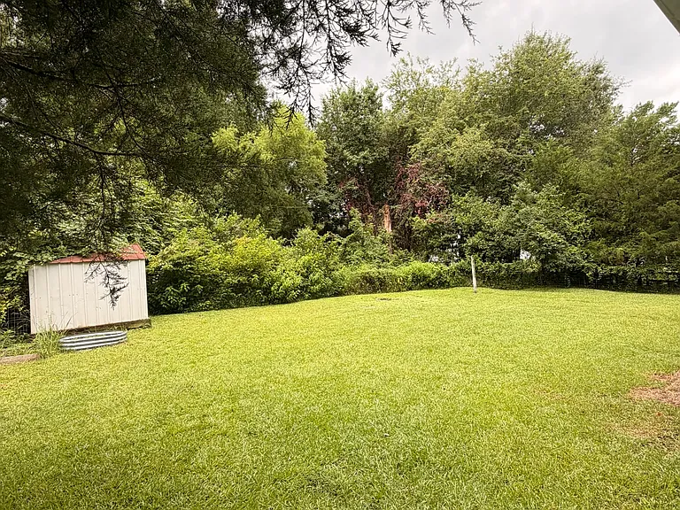 102 Maple St — Photo 2