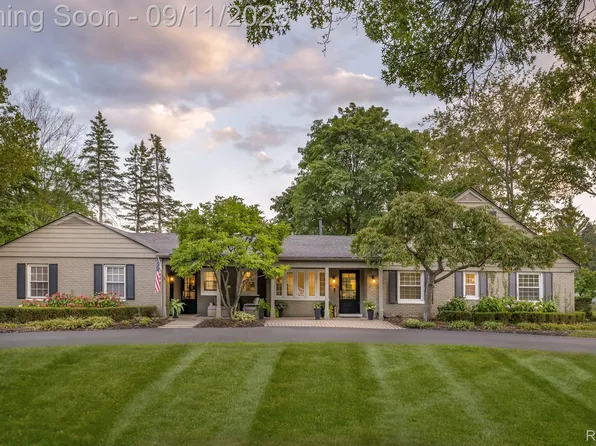3841 Wedgewood Dr, Bloomfield Hills, MI 48301