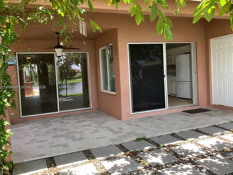 7050 SW 164th Ct — Photo 3