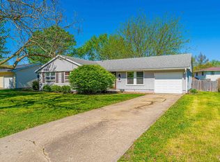 1513 Rutledge Dr, Lincoln, IL 62656