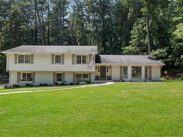 1270 Northshore Dr, Roswell, GA 30076