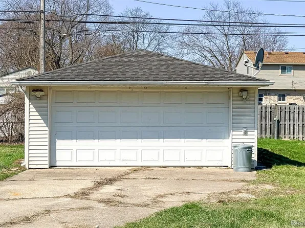 8471 Fremont St, Westland, MI 48185