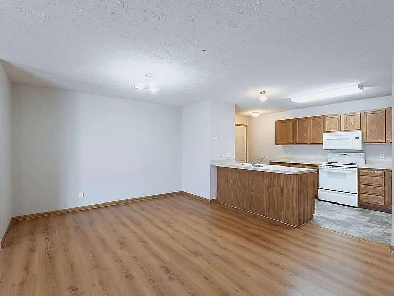 8604 Delphinium Ln — Photo 6